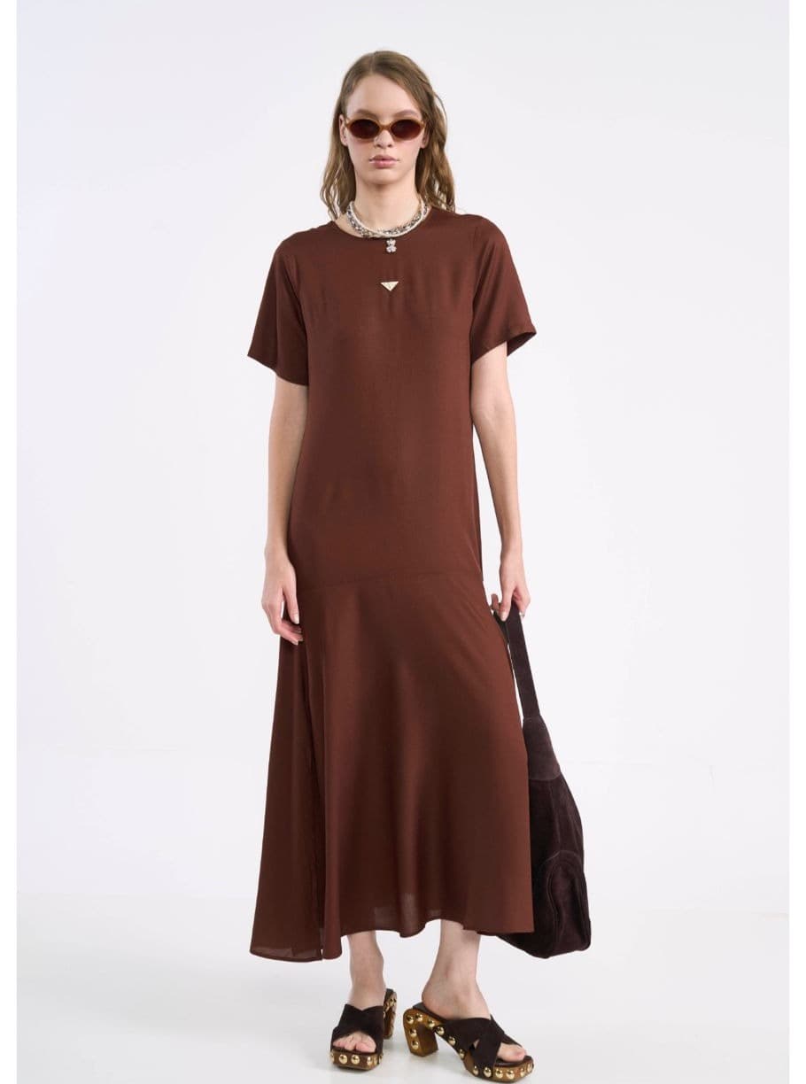 Vestido Midi Evasê Marrom